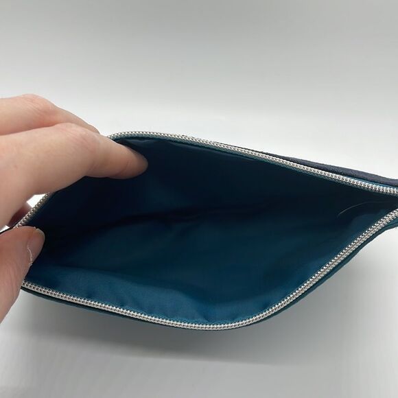 NWT Limited Edition Ipsy Bag - Picture 4 of 4